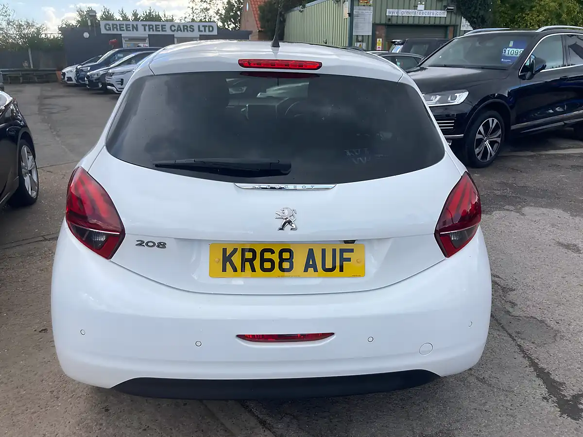 Used 2018 Peugeot 208 Tech Edition White - Interior and Exterior details 4