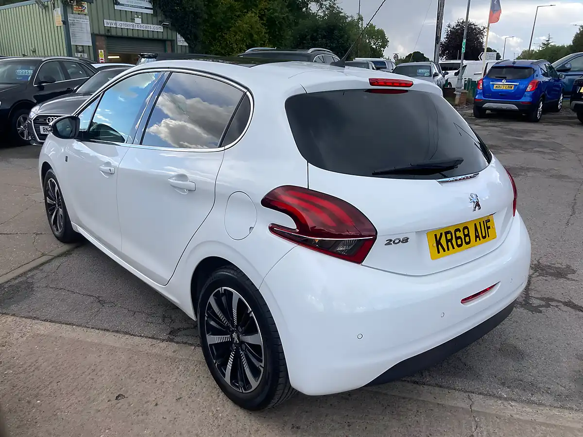 Used 2018 Peugeot 208 Tech Edition White - Interior and Exterior details 5