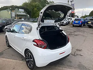 Used 2018 Peugeot 208 Tech Edition White - Interior and Exterior details 8