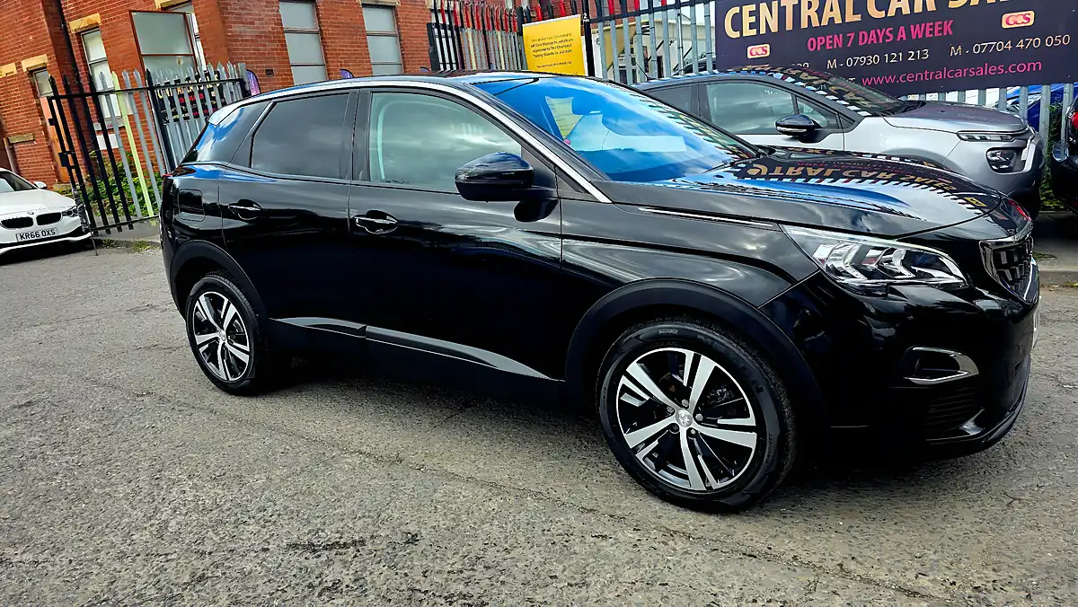 Used 2018 Peugeot 3008 Active Black - Front View