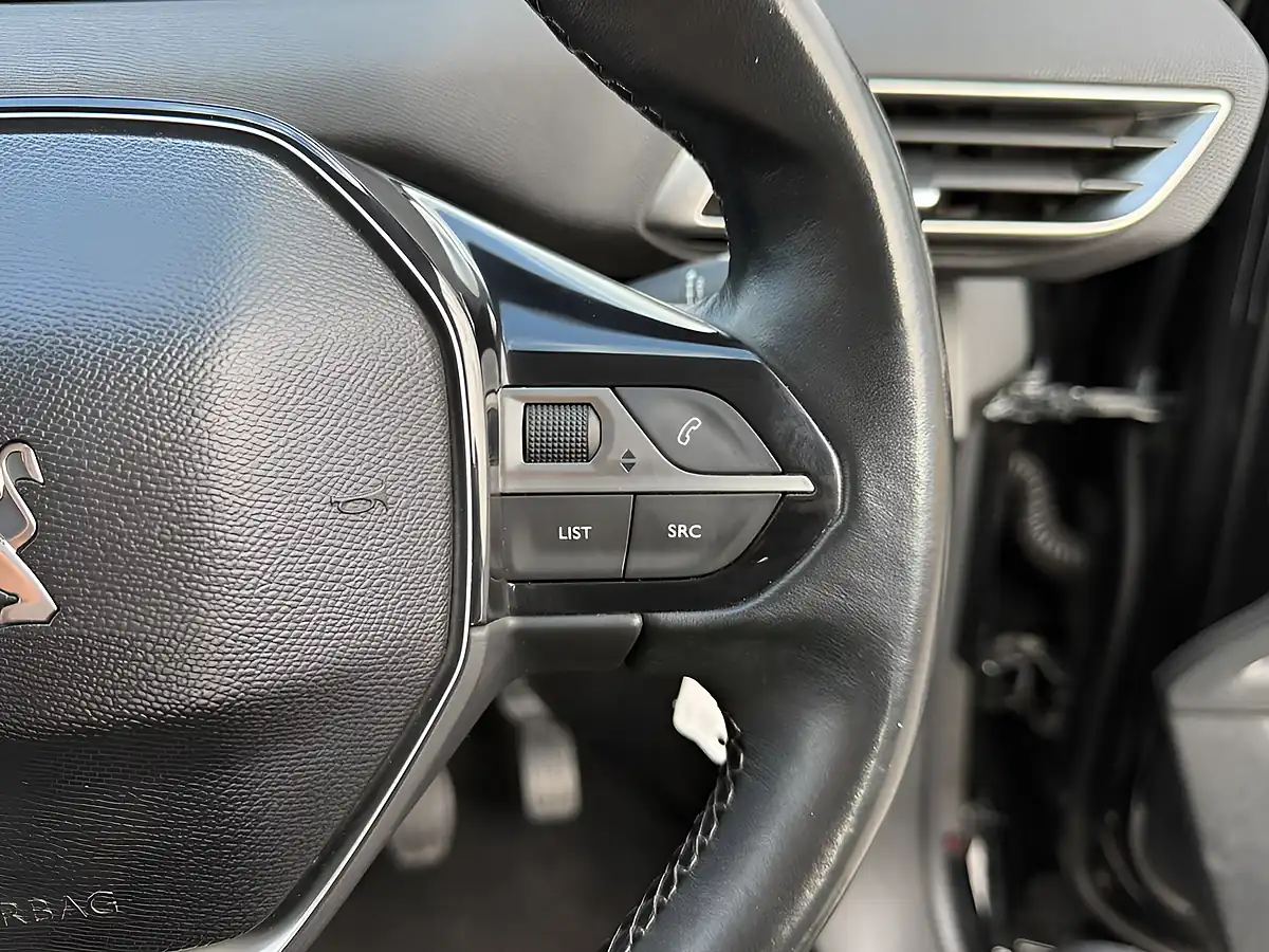 Used 2018 Peugeot 3008 Active Black - Interior and Exterior details 13
