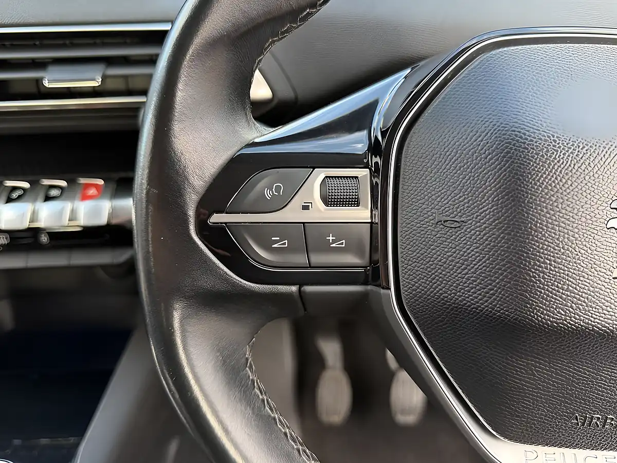 Used 2018 Peugeot 3008 Active Black - Interior and Exterior details 14
