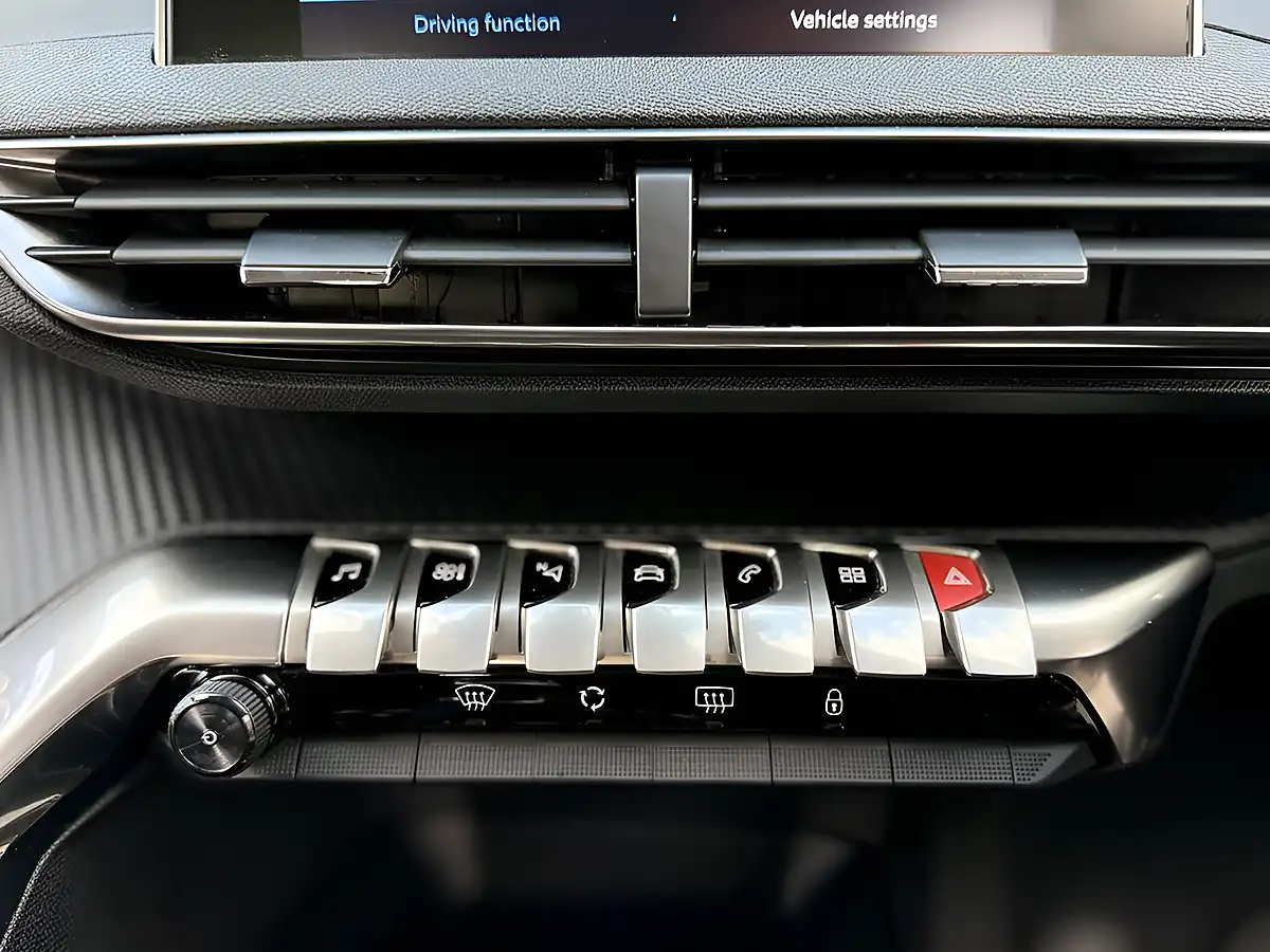 Used 2018 Peugeot 3008 Active Black - Interior and Exterior details 15