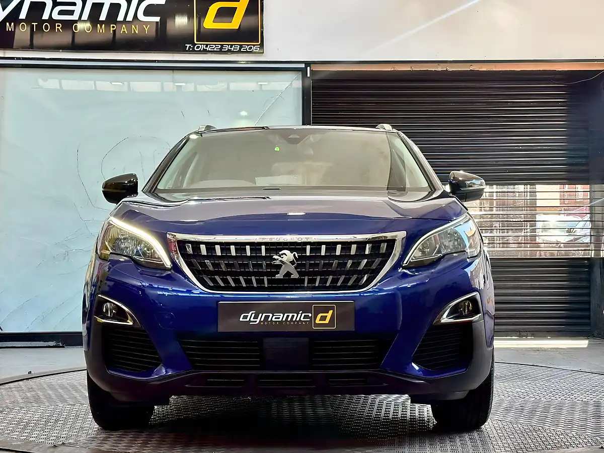Used 2018 Peugeot 3008 Active Blue - Interior and Exterior details 11