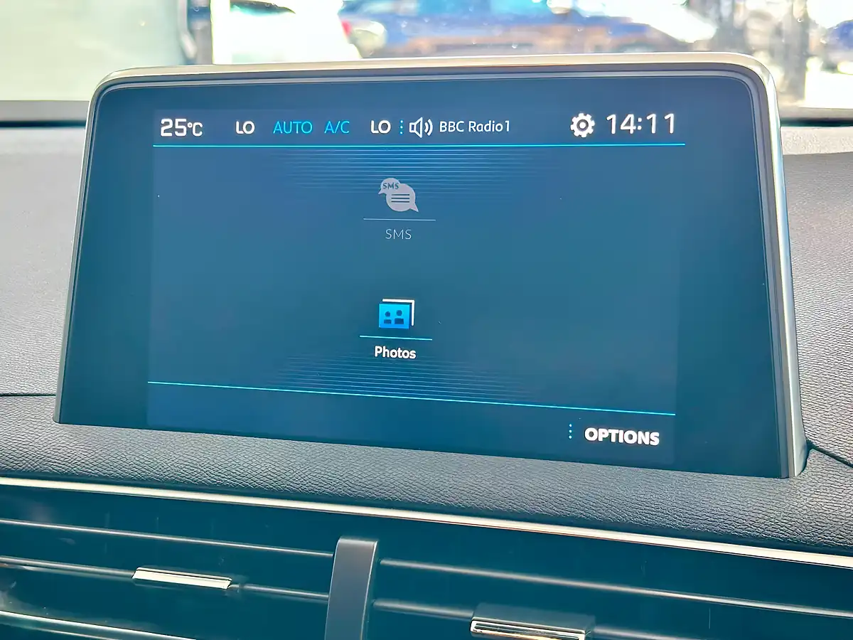 Used 2018 Peugeot 3008 Active Blue - Interior and Exterior details 19