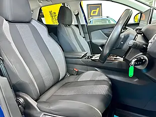 Used 2018 Peugeot 3008 Active Blue - Interior and Exterior details 7