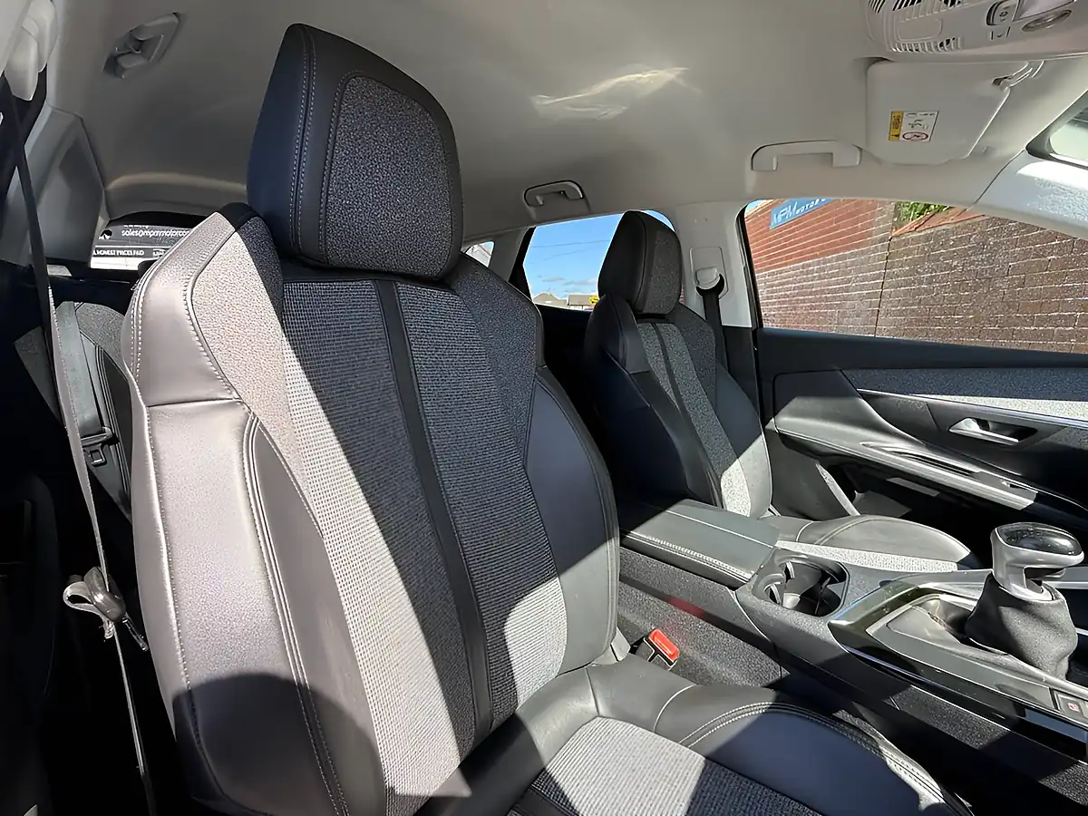 Used 2018 Peugeot 3008 Allure Amazonite Grey - Interior and Exterior details 10