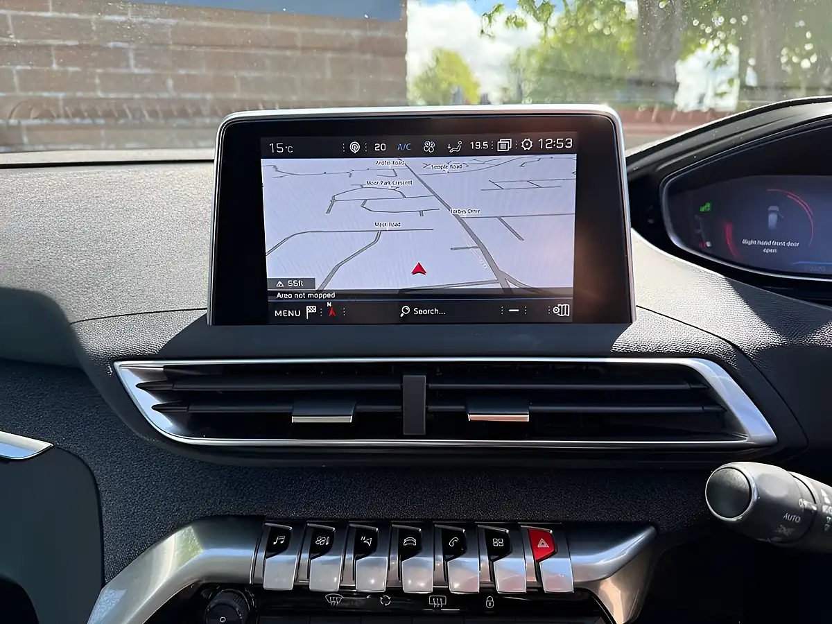 Used 2018 Peugeot 3008 Allure Amazonite Grey - Interior and Exterior details 11