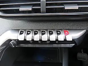 Used 2018 Peugeot 3008 Allure Black - Interior and Exterior details 14