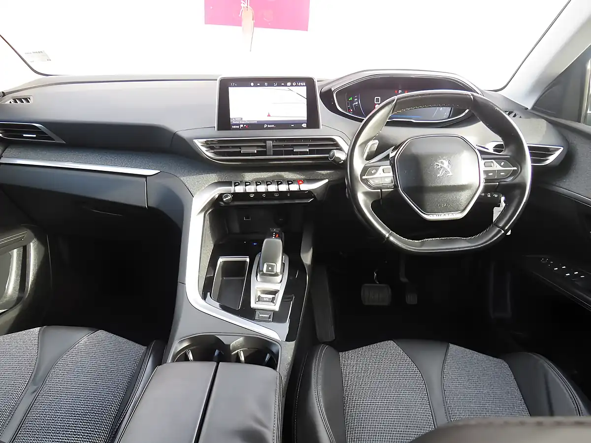 Used 2018 Peugeot 3008 Allure Black - Interior and Exterior details 2