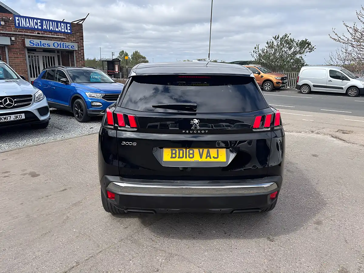 Used 2018 Peugeot 3008 Allure Black - Interior and Exterior details 11