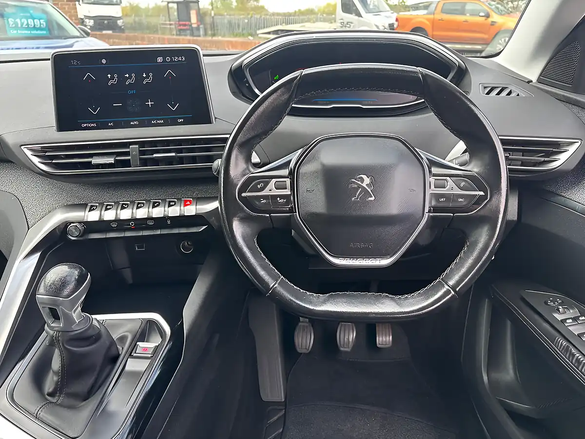 Used 2018 Peugeot 3008 Allure Black - Interior and Exterior details 14