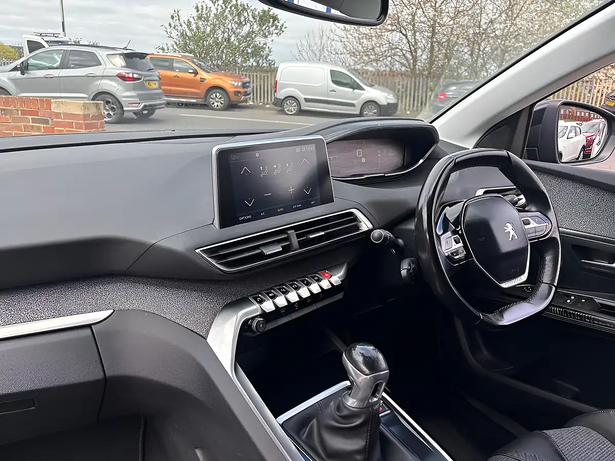Used 2018 Peugeot 3008 Allure Black - Interior and Exterior details 19