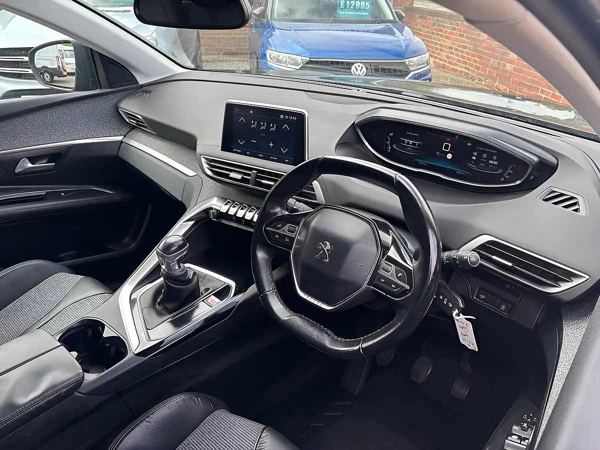 Used 2018 Peugeot 3008 Allure Black - Interior and Exterior details 9