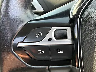 Used 2018 Peugeot 3008 Allure Blue - Interior and Exterior details 12