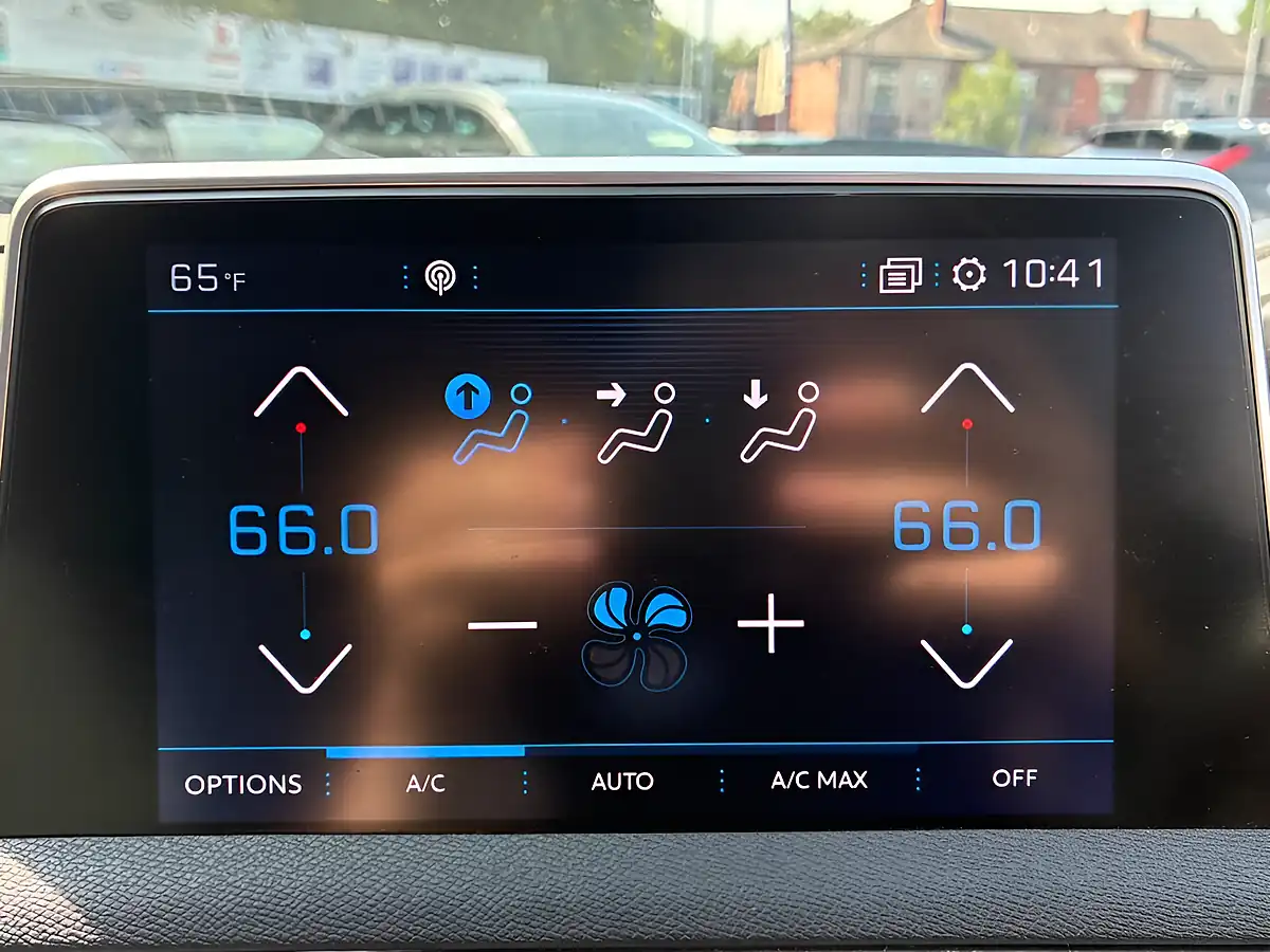 Used 2018 Peugeot 3008 Allure Blue - Interior and Exterior details 14