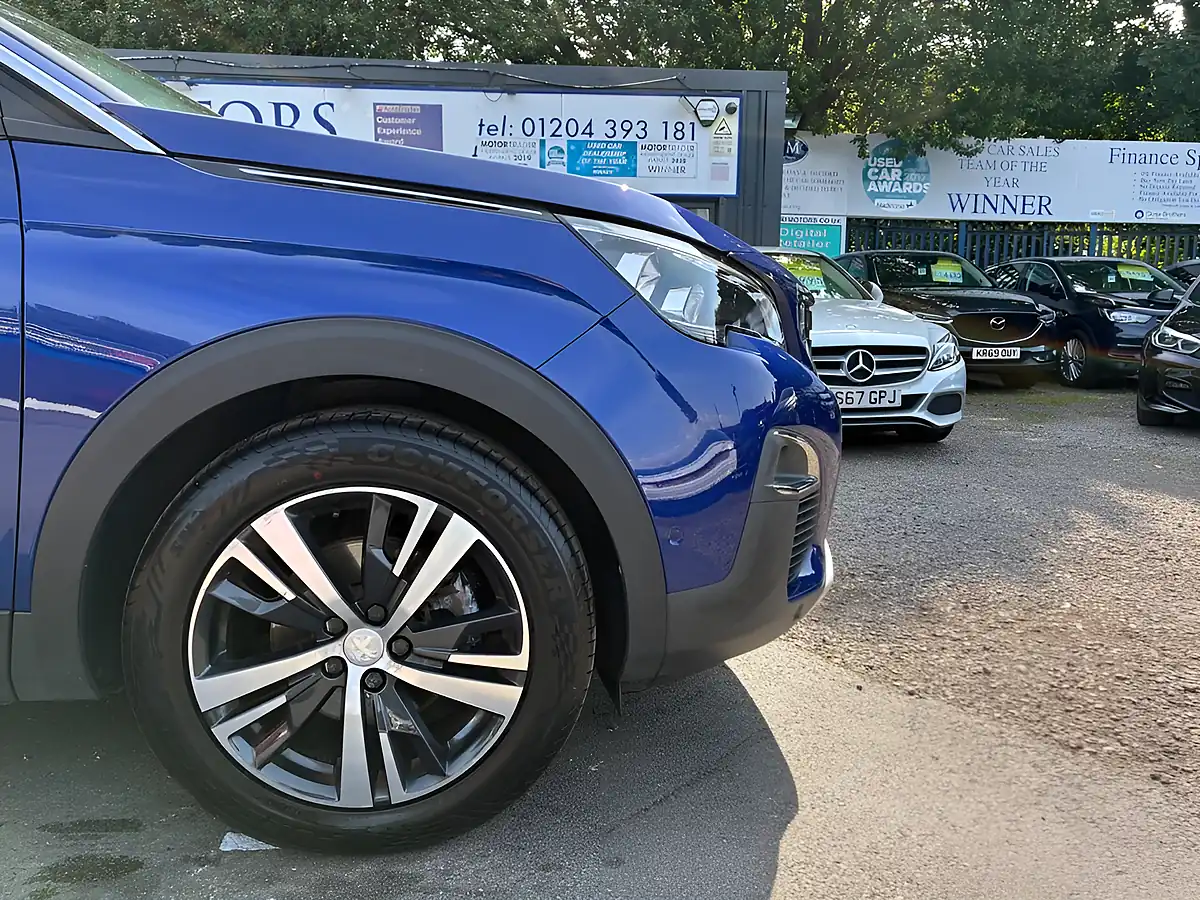 Used 2018 Peugeot 3008 Allure Blue - Interior and Exterior details 4