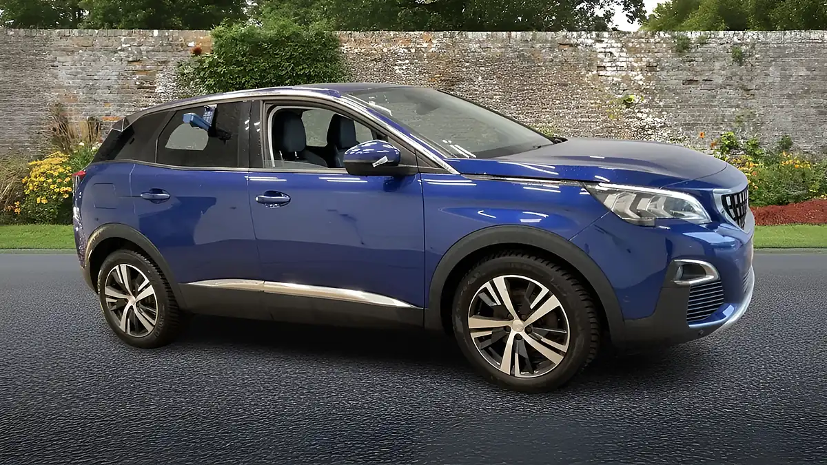Used 2018 Peugeot 3008 Allure Blue - Interior and Exterior details 4