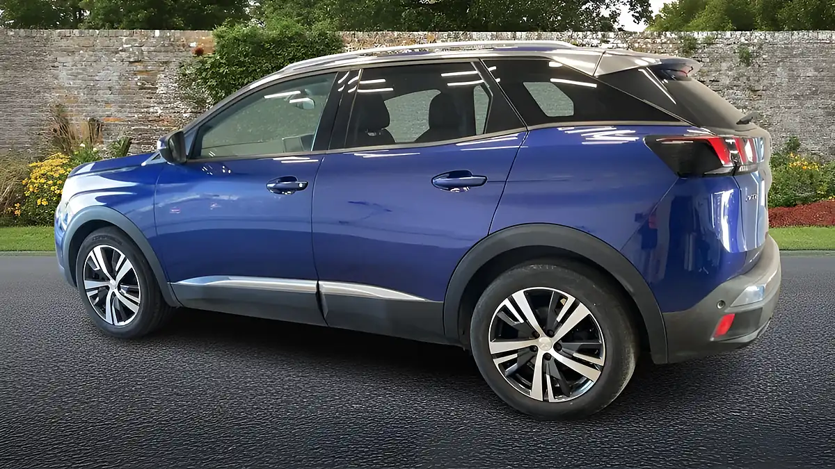 Used 2018 Peugeot 3008 Allure Blue - Interior and Exterior details 9
