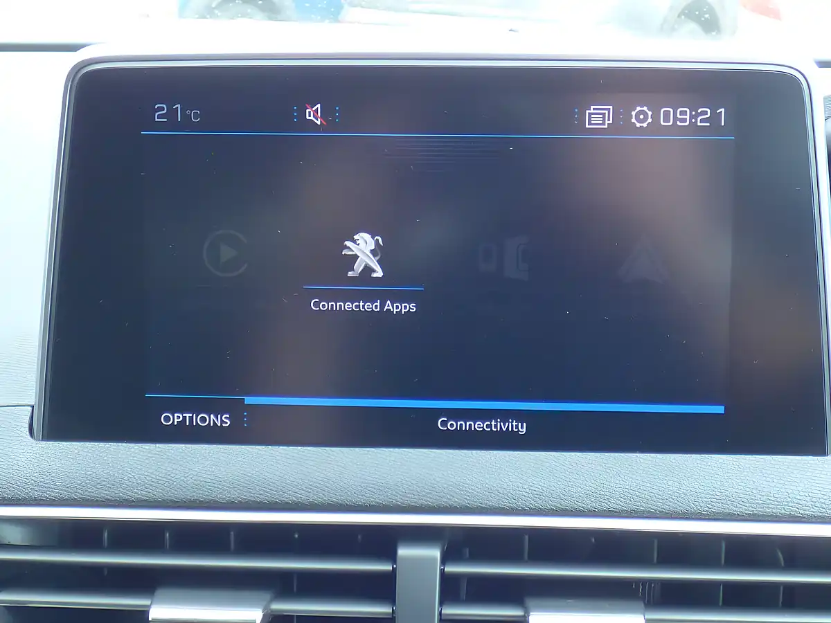Used 2018 Peugeot 3008 Allure Blue - Interior and Exterior details 13