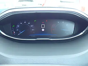 Used 2018 Peugeot 3008 Allure Blue - Interior and Exterior details 16