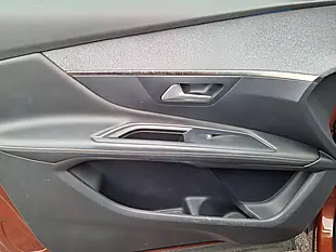 Used 2018 Peugeot 3008 Allure Bronze - Interior and Exterior details 16