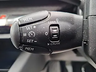 Used 2018 Peugeot 3008 Allure Bronze - Interior and Exterior details 20