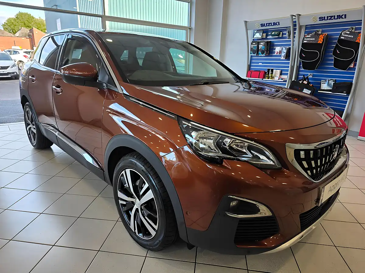 Used 2018 Peugeot 3008 Allure Bronze - Front View