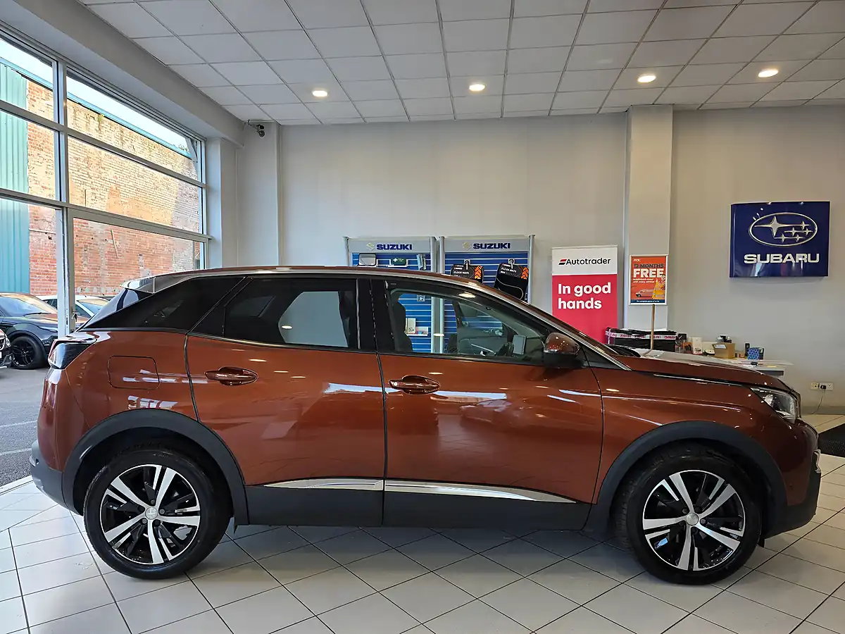 Used 2018 Peugeot 3008 Allure Bronze - Interior and Exterior details 9