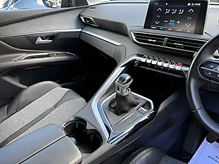 Used 2018 Peugeot 3008 Allure Bronze - Interior and Exterior details 10