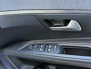 Used 2018 Peugeot 3008 Allure Bronze - Interior and Exterior details 13