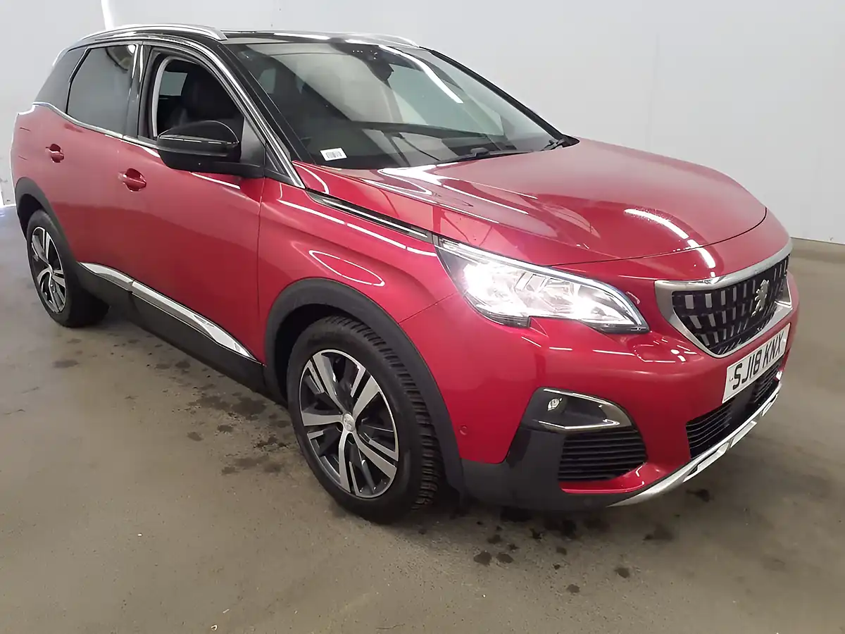 Used 2018 Peugeot 3008 Allure Edition Red - Front View