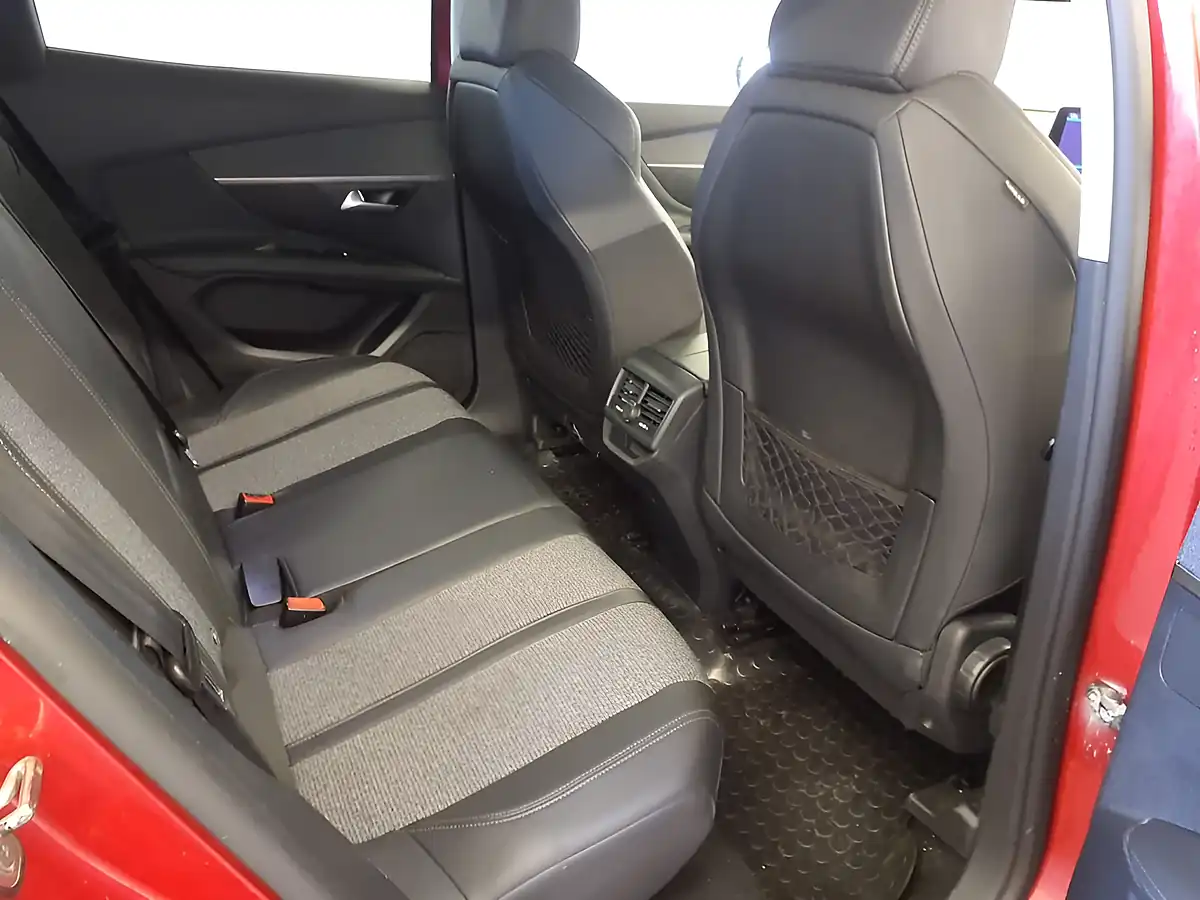 Used 2018 Peugeot 3008 Allure Edition Red - Interior and Exterior details 9