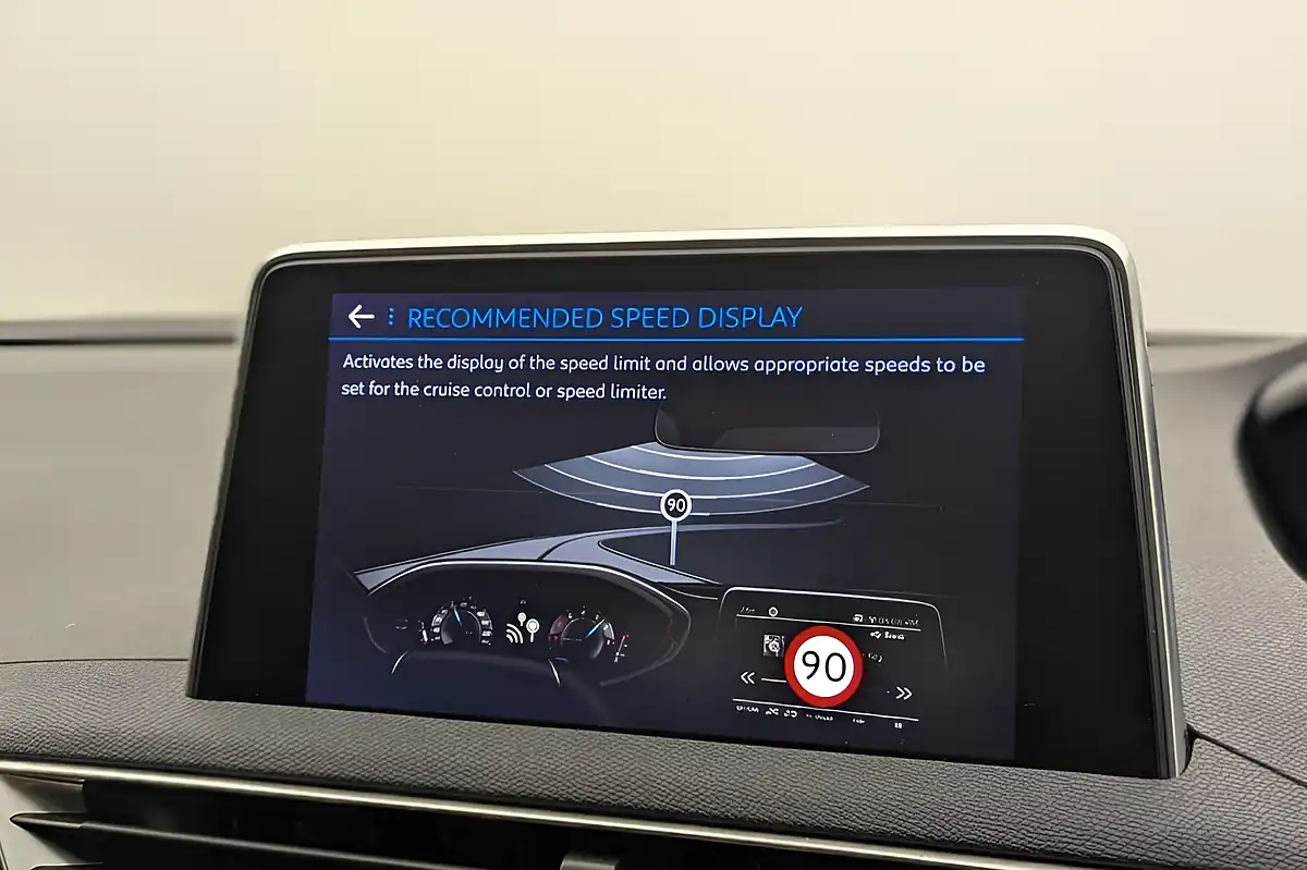 Used 2018 Peugeot 3008 Allure Grey - Interior and Exterior details 14