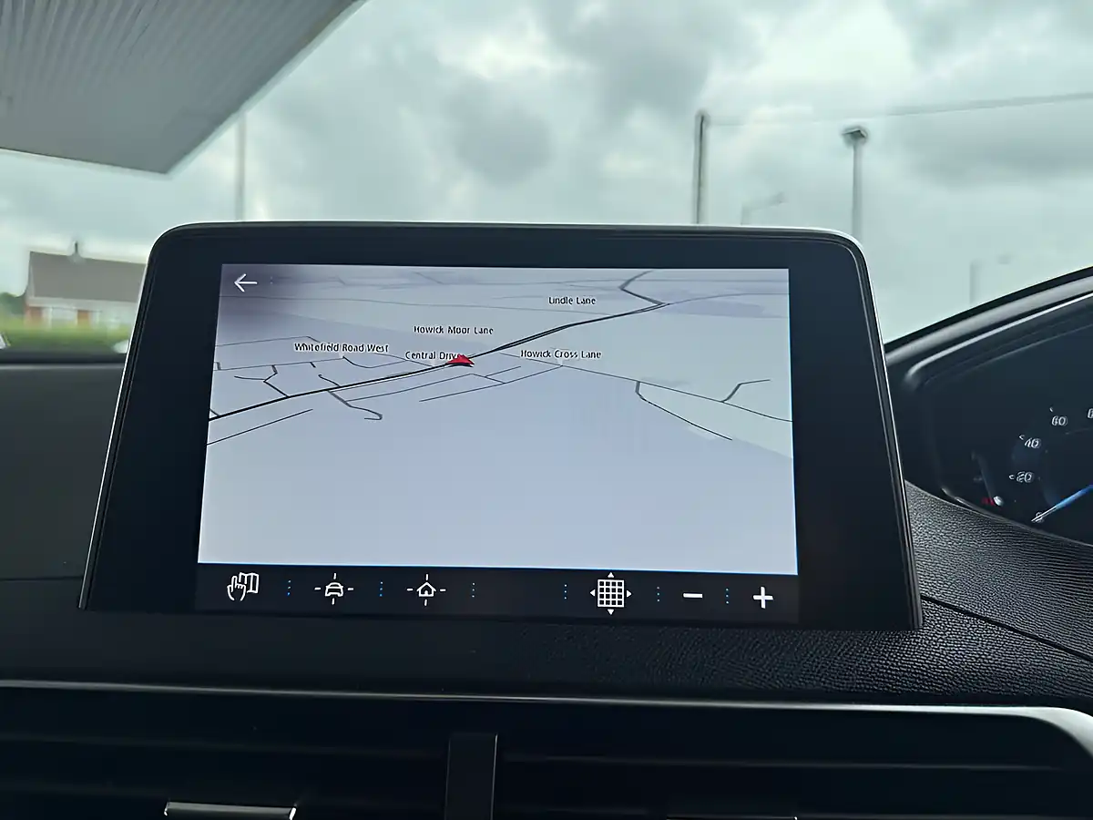 Used 2018 Peugeot 3008 Allure Grey - Interior and Exterior details 10