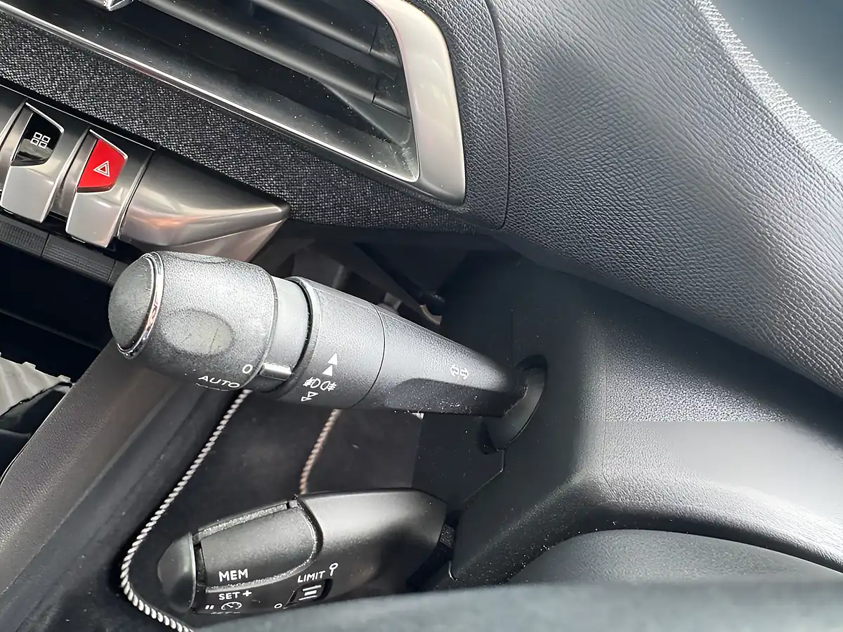 Used 2018 Peugeot 3008 Allure Grey - Interior and Exterior details 14