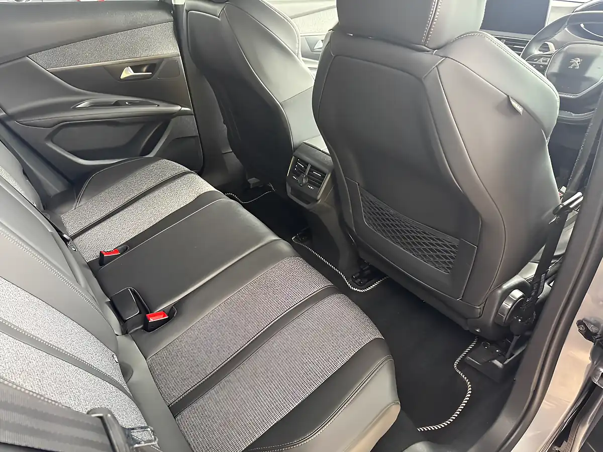 Used 2018 Peugeot 3008 Allure Grey - Interior and Exterior details 17