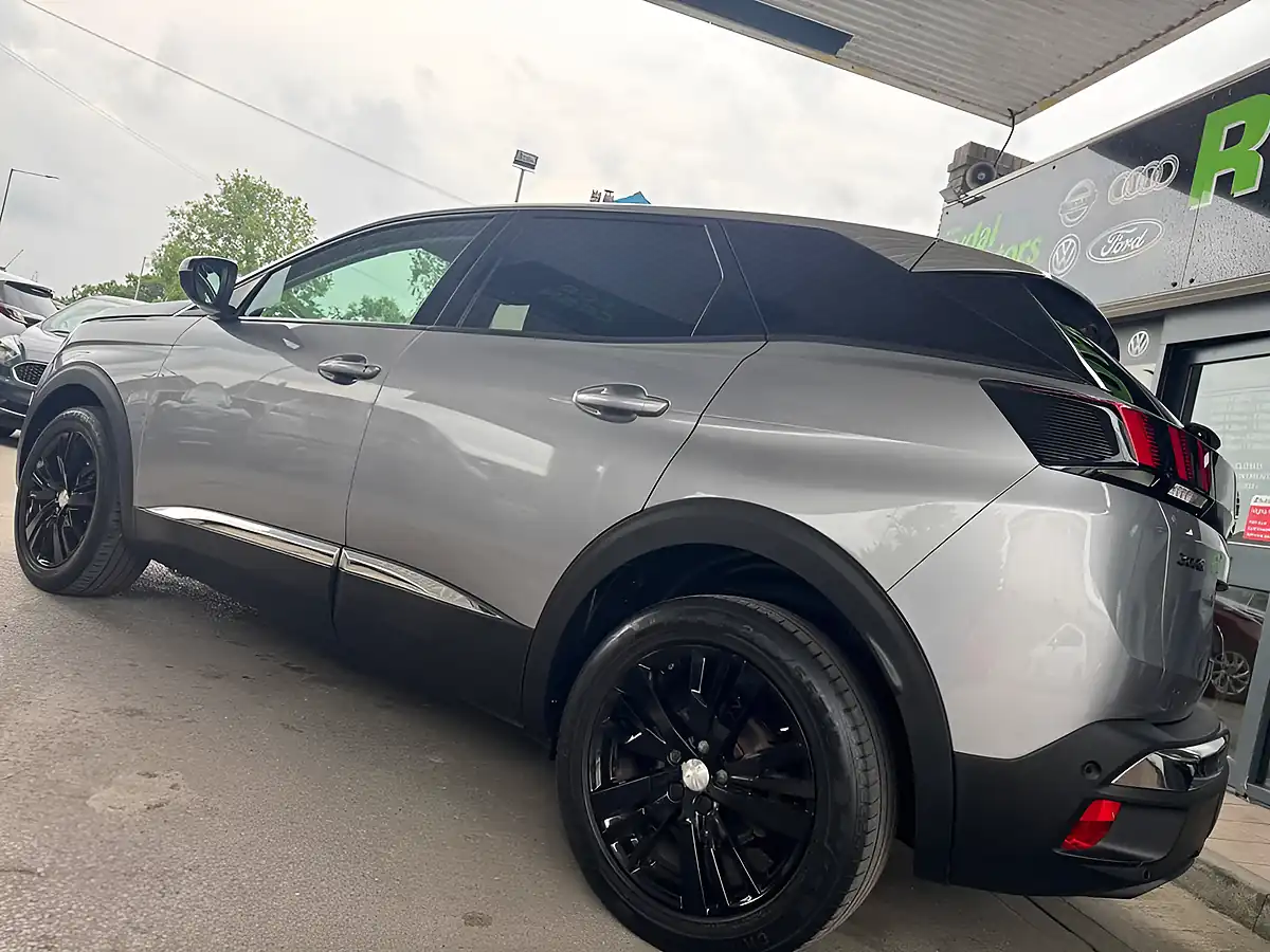 Used 2018 Peugeot 3008 Allure Grey - Interior and Exterior details 2