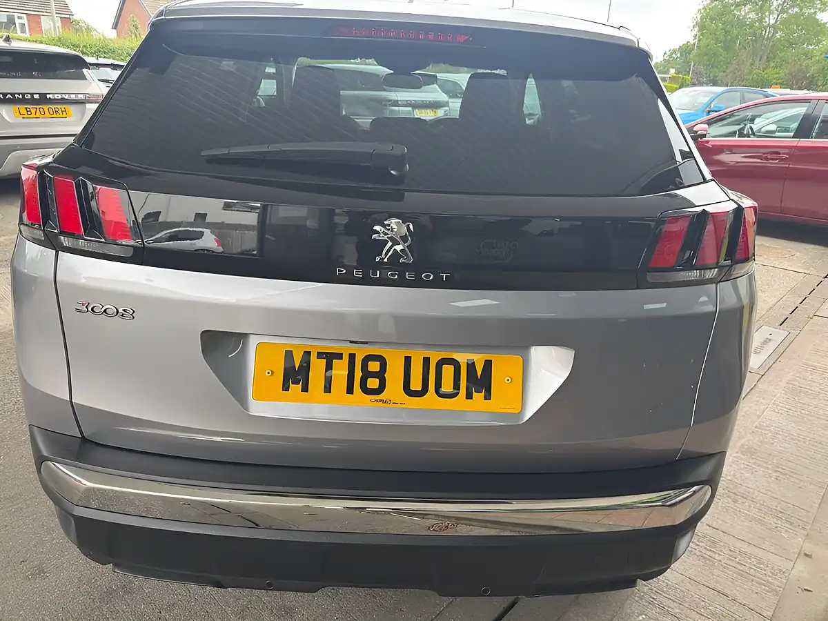 Used 2018 Peugeot 3008 Allure Grey - Interior and Exterior details 4