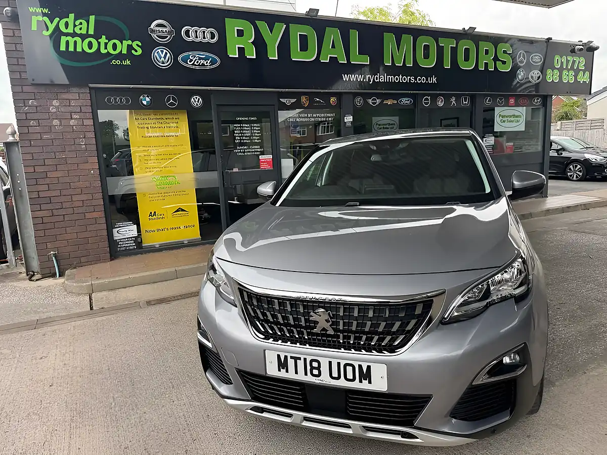 Used 2018 Peugeot 3008 Allure Grey - Interior and Exterior details 5