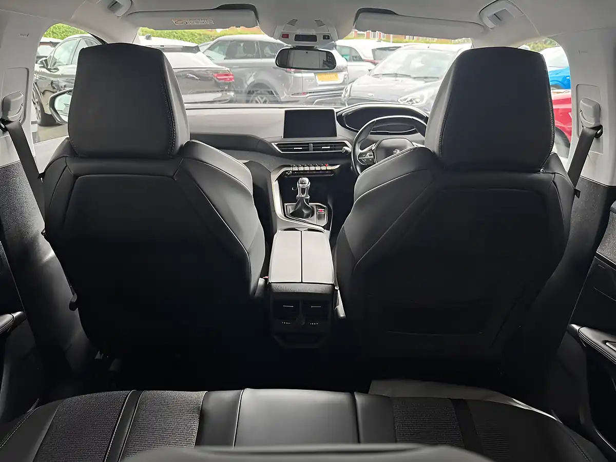Used 2018 Peugeot 3008 Allure Grey - Interior and Exterior details 9