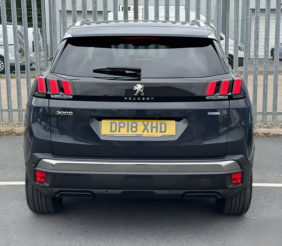 Used 2018 Peugeot 3008 Allure Grey - Interior and Exterior details 6