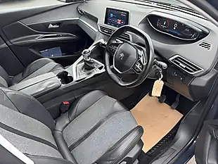 Used 2018 Peugeot 3008 Allure Grey - Interior and Exterior details 9