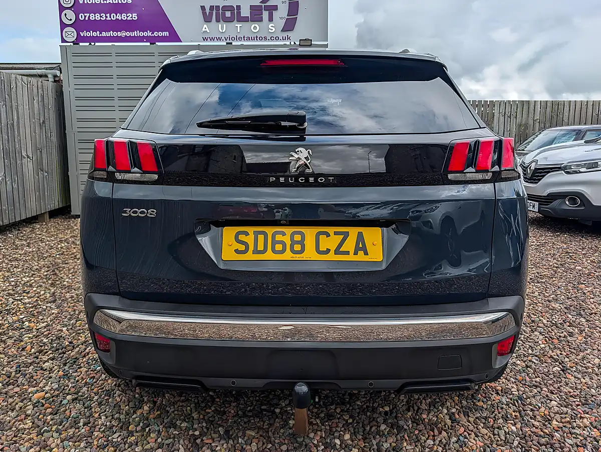 Used 2018 Peugeot 3008 Allure Grey - Interior and Exterior details 10
