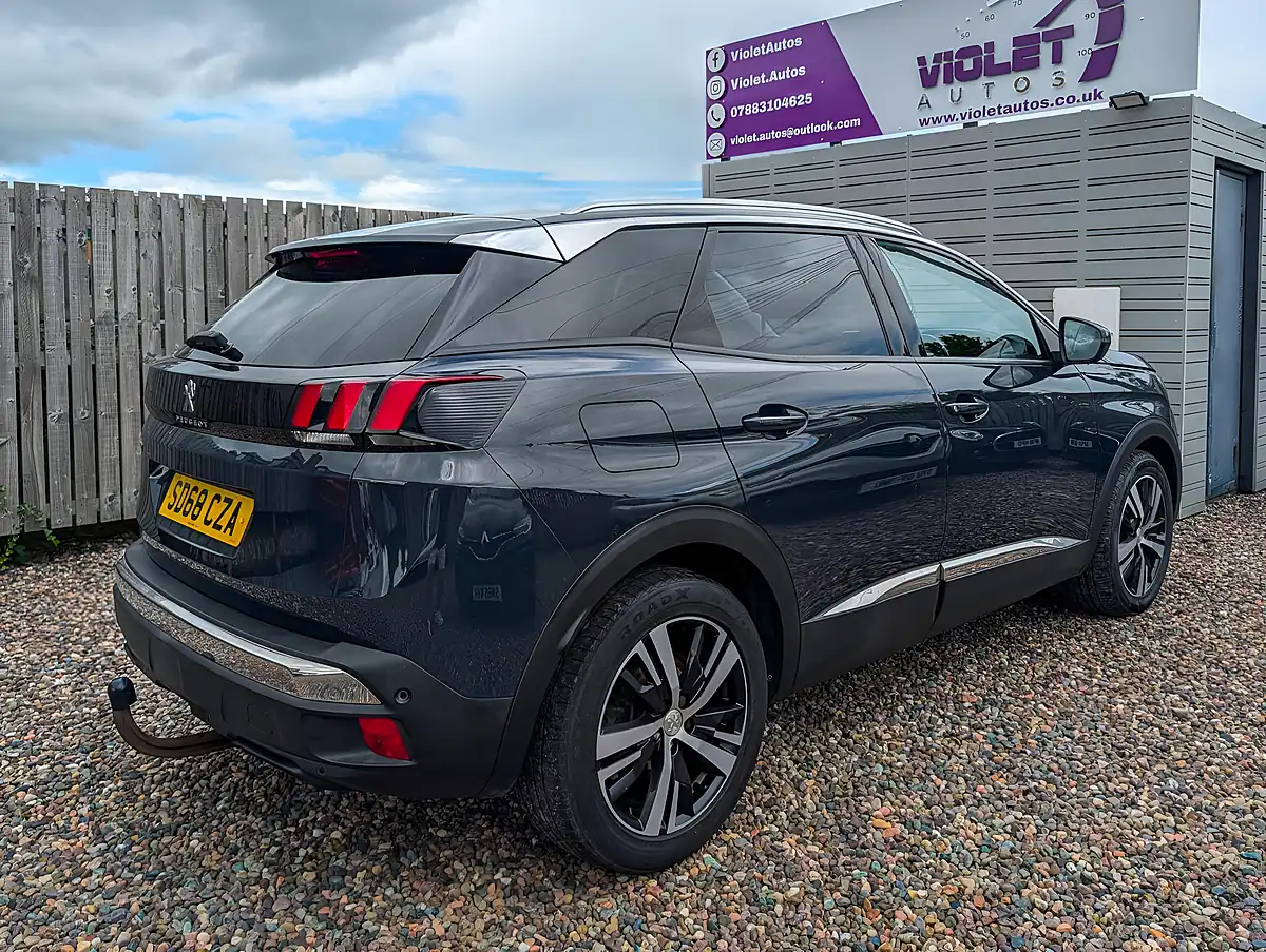 Used 2018 Peugeot 3008 Allure Grey - Interior and Exterior details 11