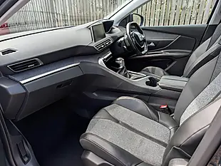 Used 2018 Peugeot 3008 Allure Grey - Interior and Exterior details 17