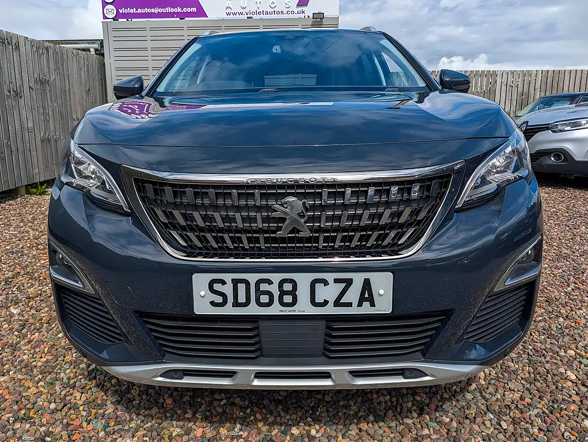Used 2018 Peugeot 3008 Allure Grey - Interior and Exterior details 6