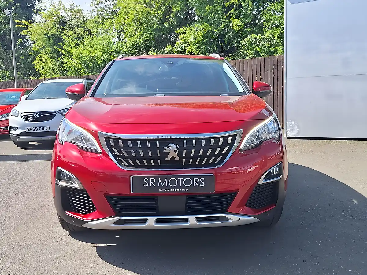 Used 2018 Peugeot 3008 Allure Red - Interior and Exterior details 2