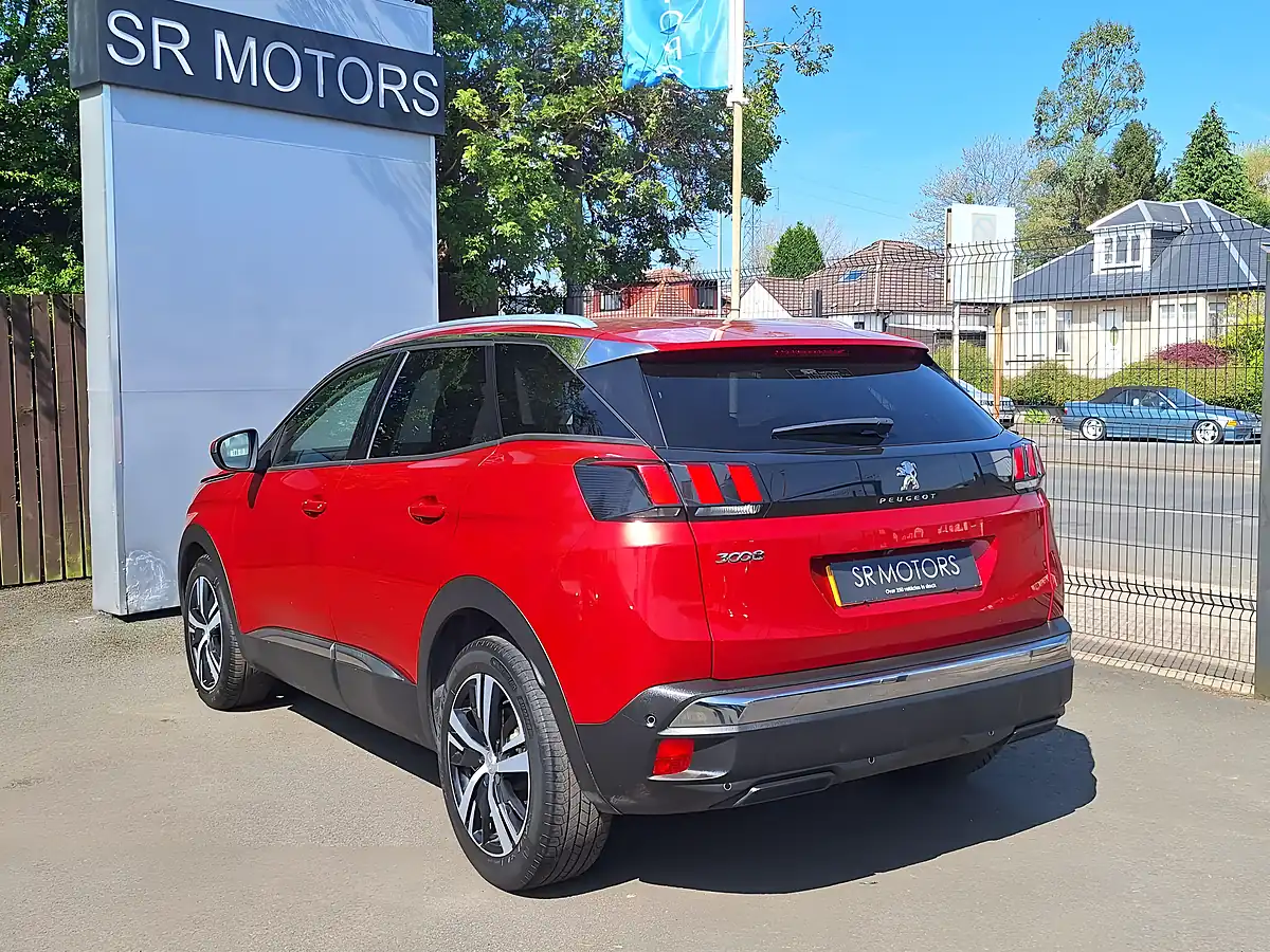Used 2018 Peugeot 3008 Allure Red - Interior and Exterior details 4