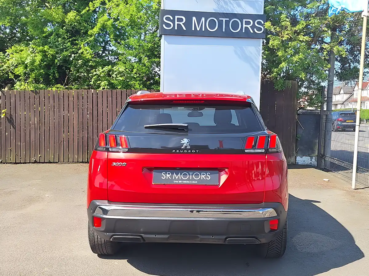 Used 2018 Peugeot 3008 Allure Red - Interior and Exterior details 5